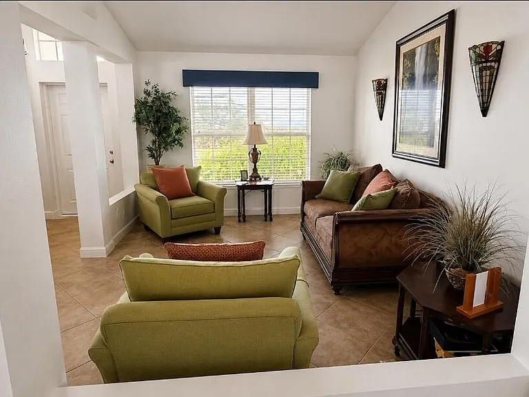 1567 SW Leisure Ln — Photo 3