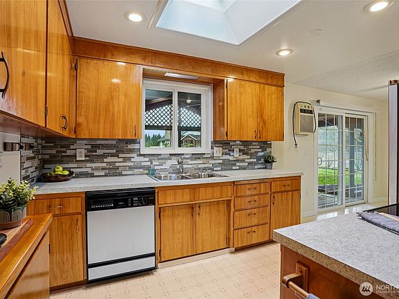 3rd image of 29245 Kent Black Diamond Road SE