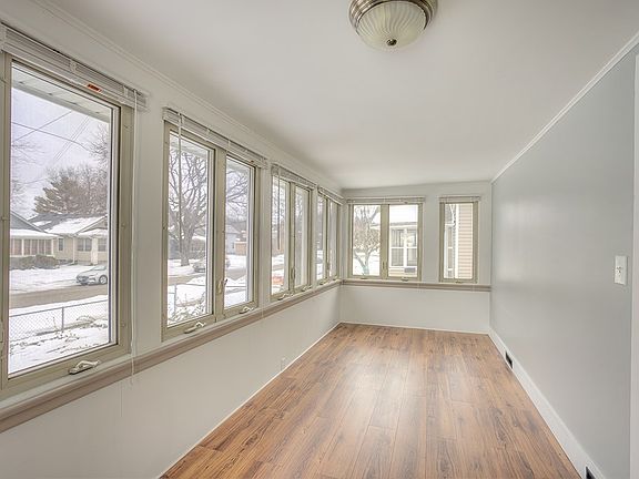 4th image of 1526 Price St