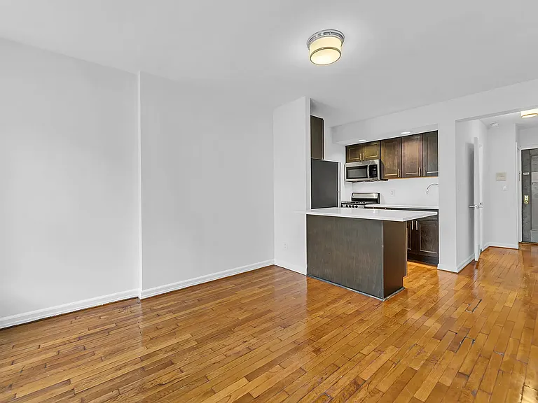 426 W 49th St #2C — Photo 1