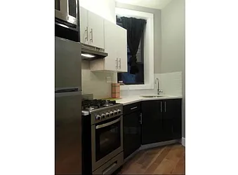 Rented by Realty Advisors Group