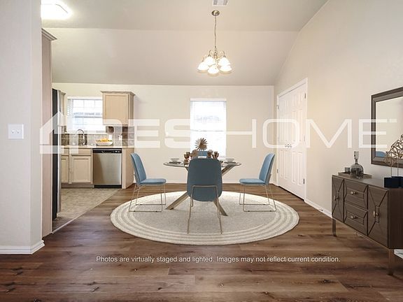 3rd image of 904 Beaumont Sq