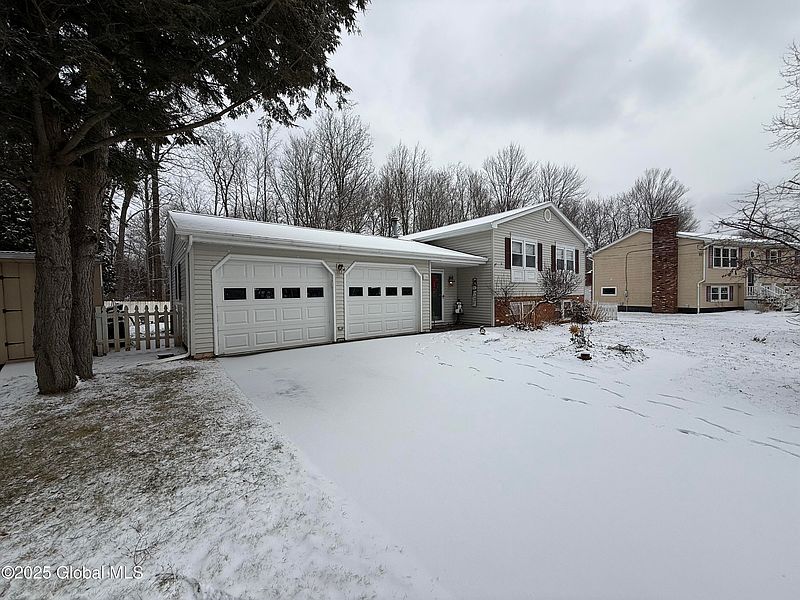 3rd image of 16 Briarfield Drive