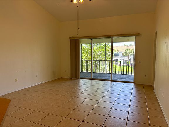 3rd image of 1400 Tiffany Ln APT 2404
