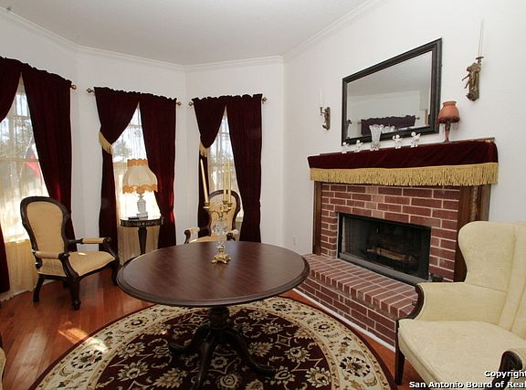 3rd image of 394 Park Dr