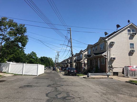 4th image of 11532 Marsden St