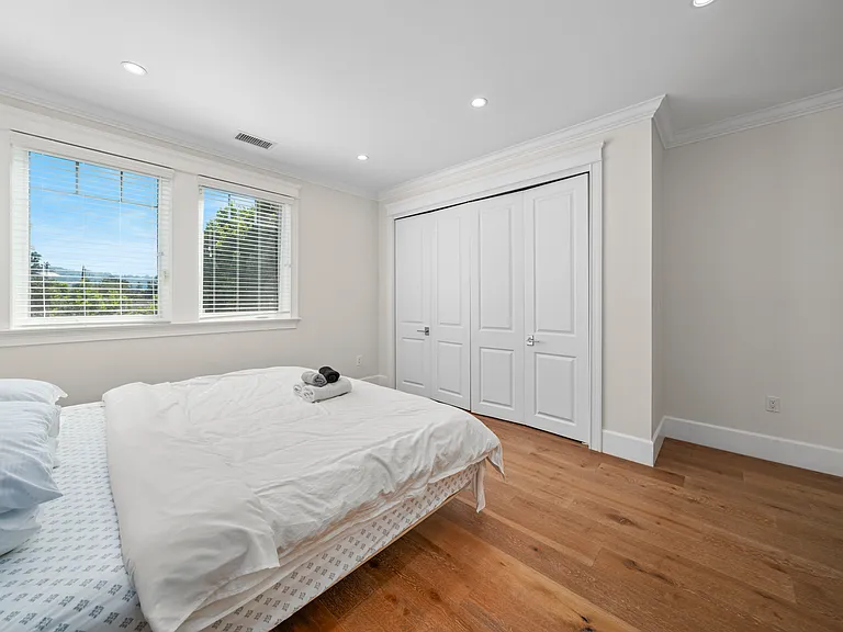 12439 Kling St — Photo 21