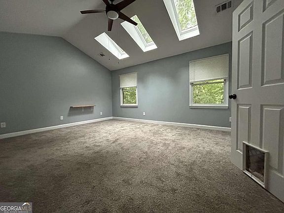 5th image of 2523 Tamarack Dr