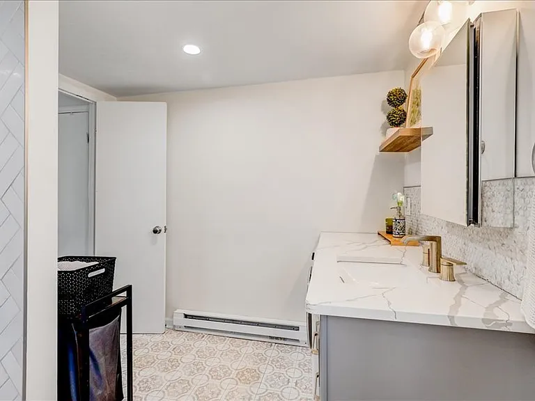 606 Beach Ave #3 — Photo 15