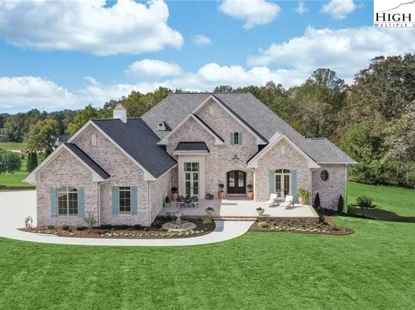 202 Canterbury Drive, North Wilkesboro, NC 28659