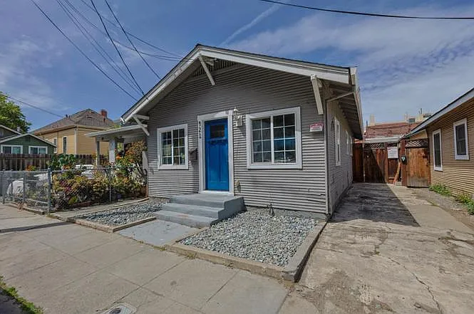 421 Elizabeth St — Photo 1