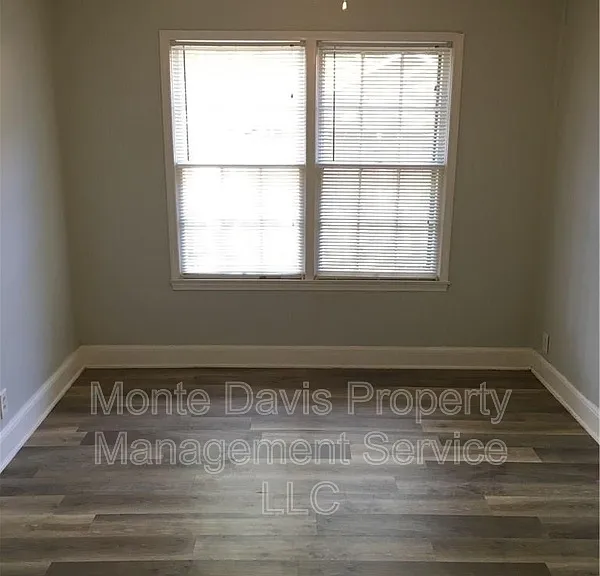 3300 Robinson Ave #B — Photo 5
