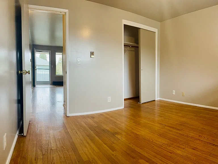 521 Avenue D #2 — Photo 11