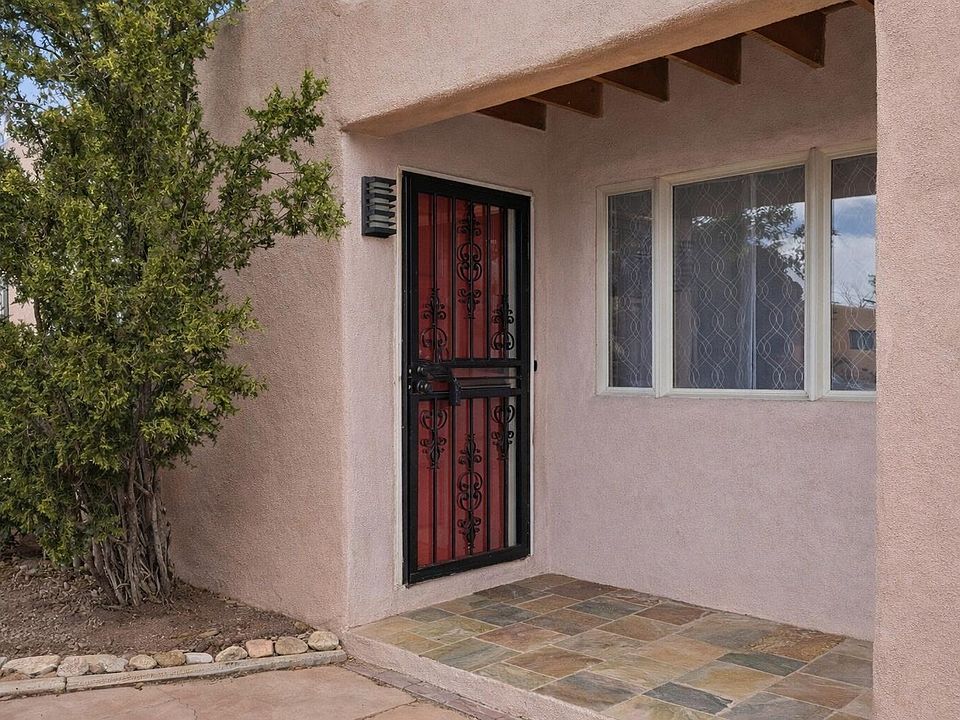 1st image of 1506 Ridgecrest Dr SE