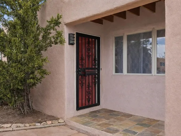 1506 Ridgecrest Dr SE, Albuquerque, NM 87108