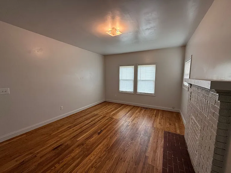 1016 Grace Ave — Photo 15