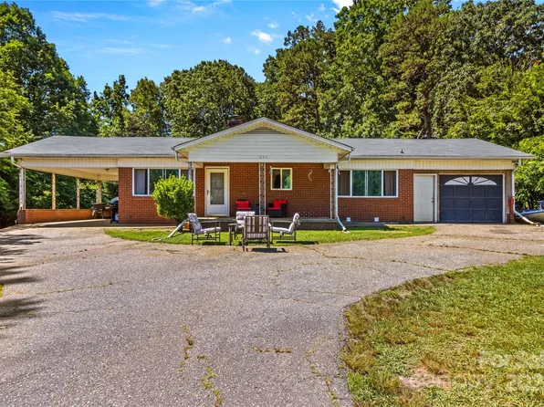 1090 Harris Bridge Rd, Stony Point, NC 28678