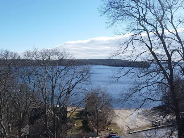 37 Central Ave, Lakeville, MA 02347