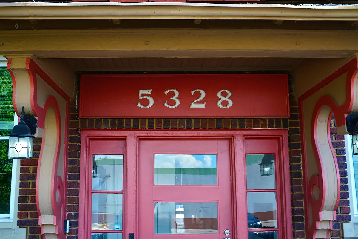 Building Photo - 5328 Rowena St #2