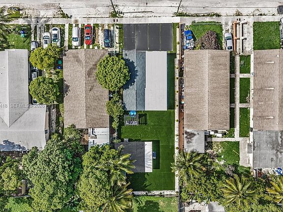 3rd image of 923 NW 110th St