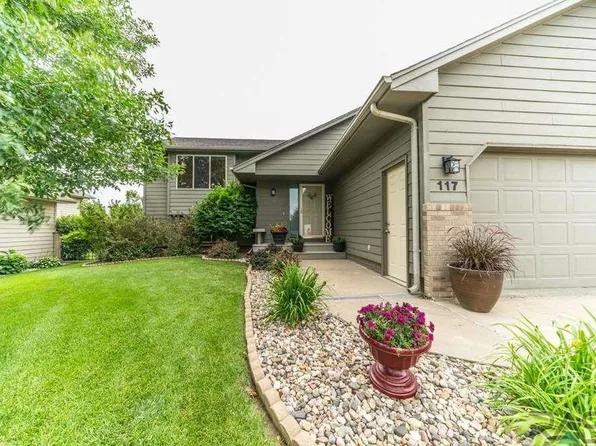 117 N Dewberry Ave, Sioux Falls, SD 57110