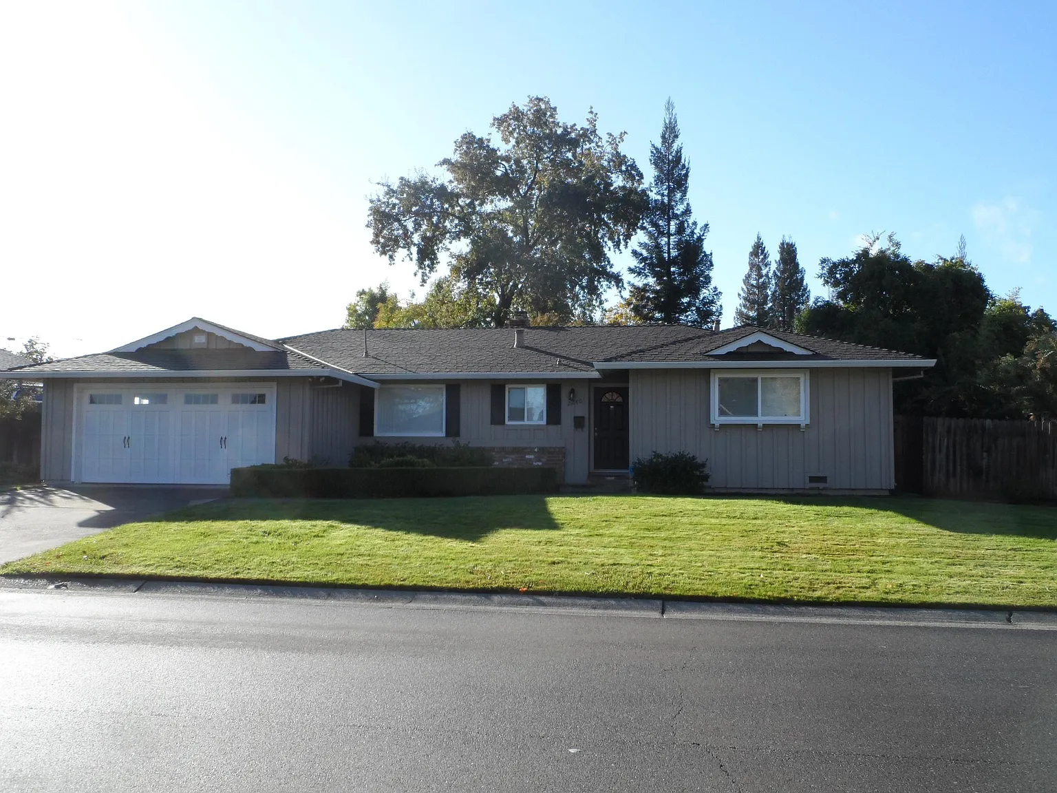 3 bed, 1624 sqft, $3,200 — Photo 1