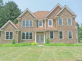 909 Sussex Ct, Guilderland, NY 12084