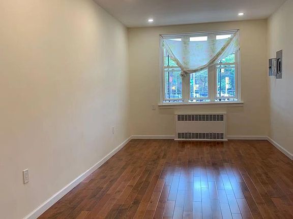 4th image of 3148 Kings Hwy Floor 1