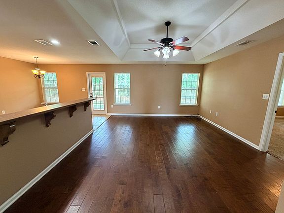 3rd image of 4890 Stonewall Cir