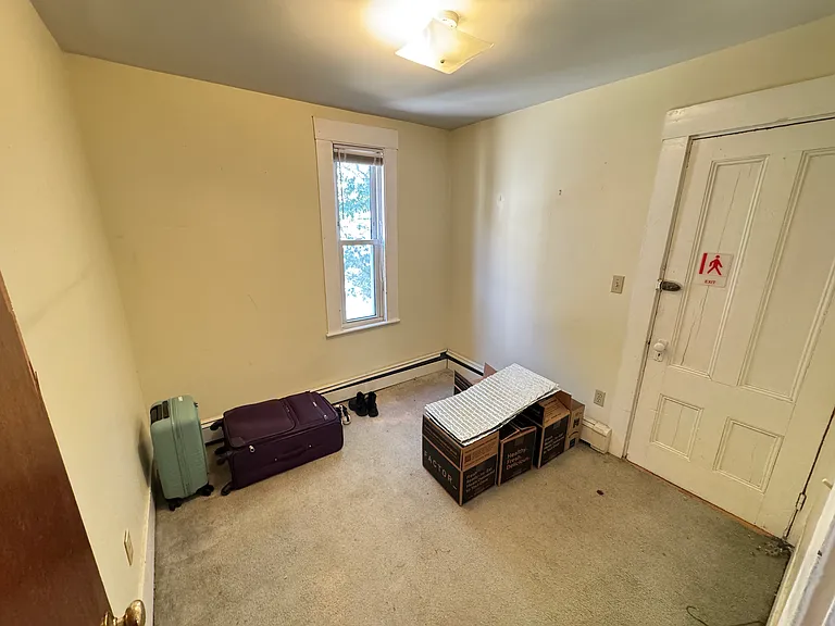 32 Kinnaird St #2 — Photo 10