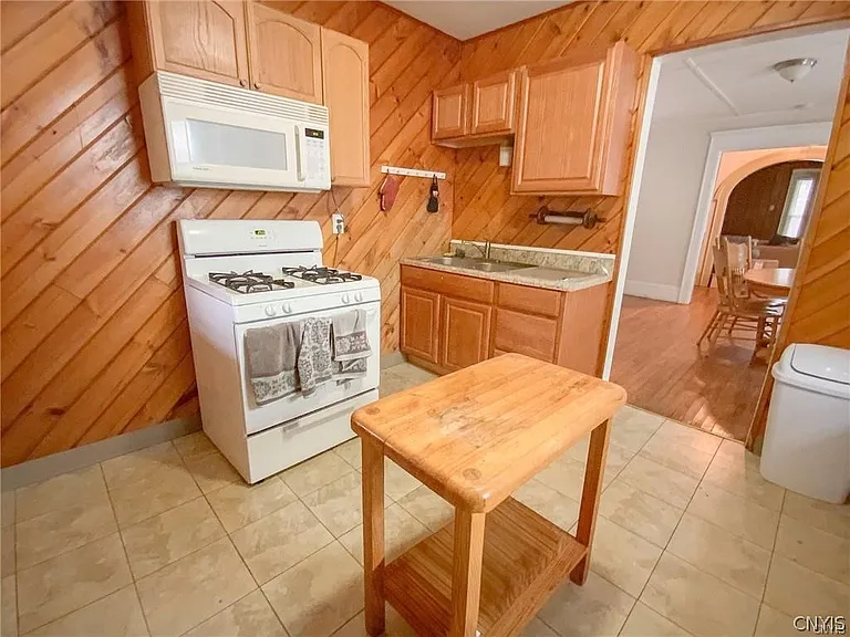 909 Ackerman Ave #909 — Photo 6