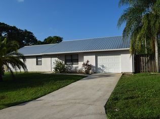 821 Airoso Rd SE, Palm Bay, FL 32909