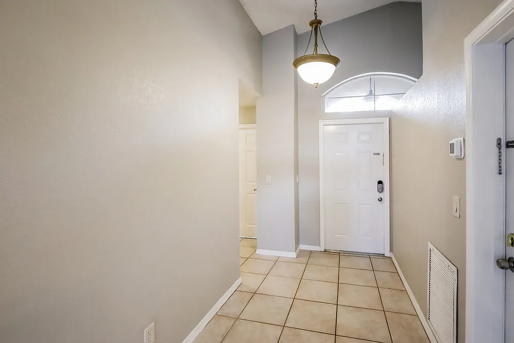2 bed, 2.0 bath, 1609 sqft, $3,320 — Photo 3
