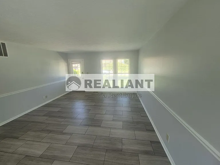 1725 Promontory Dr — Photo 3