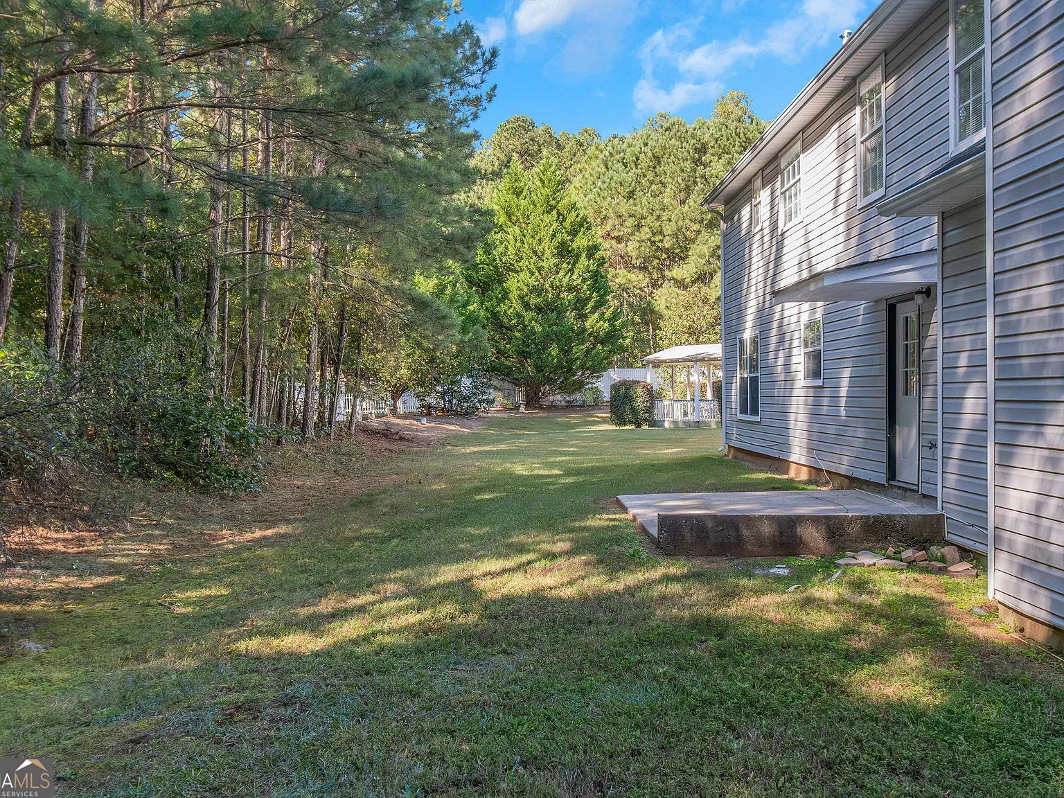 4 bed, 2.5 bath, 3174 sqft, $2,195 — Photo 3