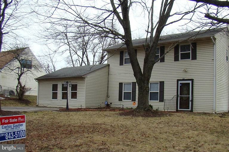 1st image of 9602 New Orchard Dr