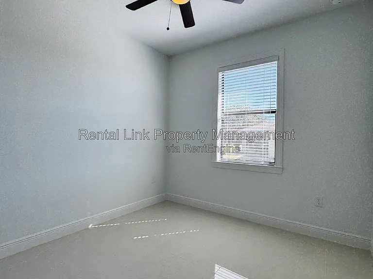 3948 20th St W — Photo 21