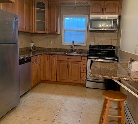 3rd image of 419 3rd St