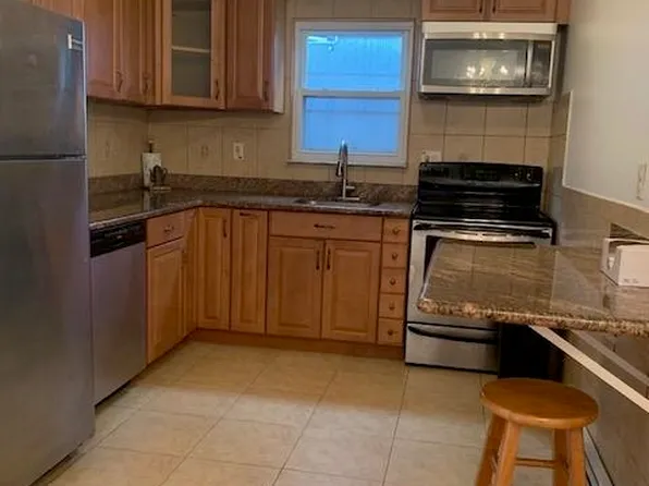 419 3rd Street image 3 of 19