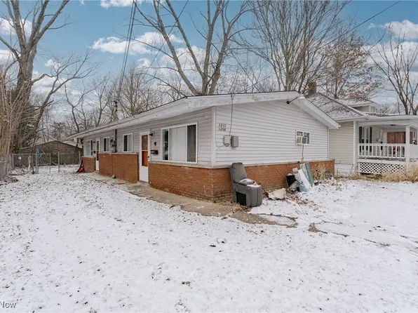 1208 & 1210 Bellows St, Akron, OH 44301