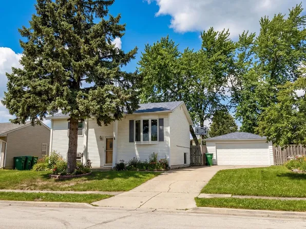 212 Pell Ave, Romeoville, IL 60446