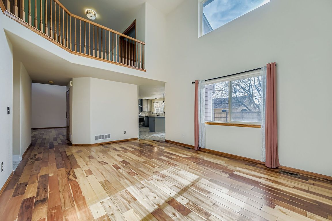 next background image