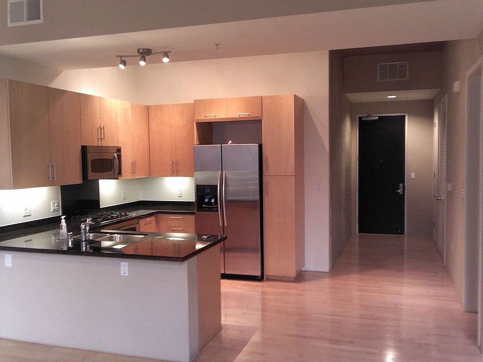 1st image of 527 10th Ave Unit 512