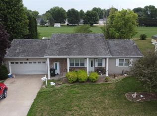 141 Maple Dr, Mediapolis, IA 52637