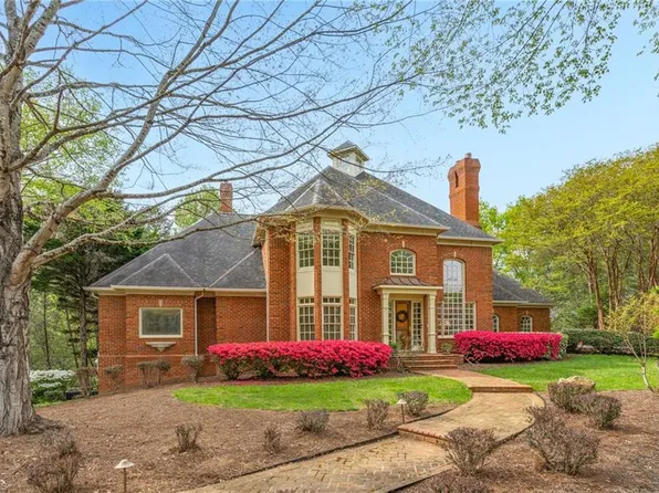 4650 Cherryhill Ln, Winston Salem, NC 27106