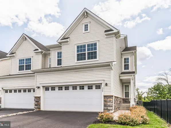 522 Dean Dr, Phoenixville, PA 19460