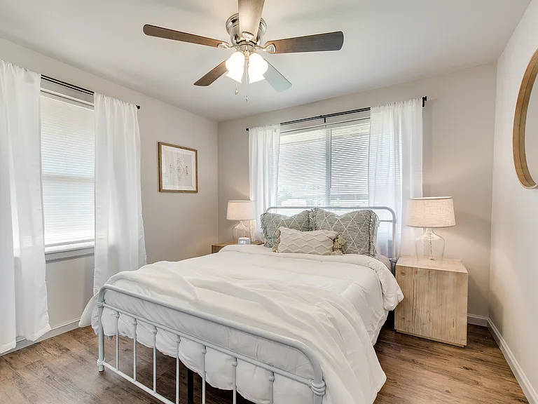 2841 Cambridge Ct — Photo 8