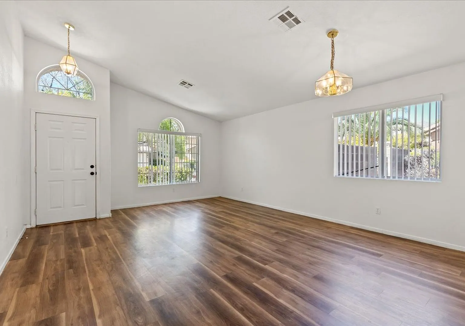 Summerlin North Amazing 3 Bedroom Home with 2 Living Rooms! — Photo 3