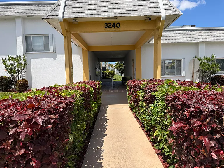 3322 Cynthia Ln #207 — Photo 46