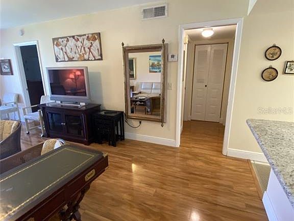 4th image of 212 Meadow Ln #212